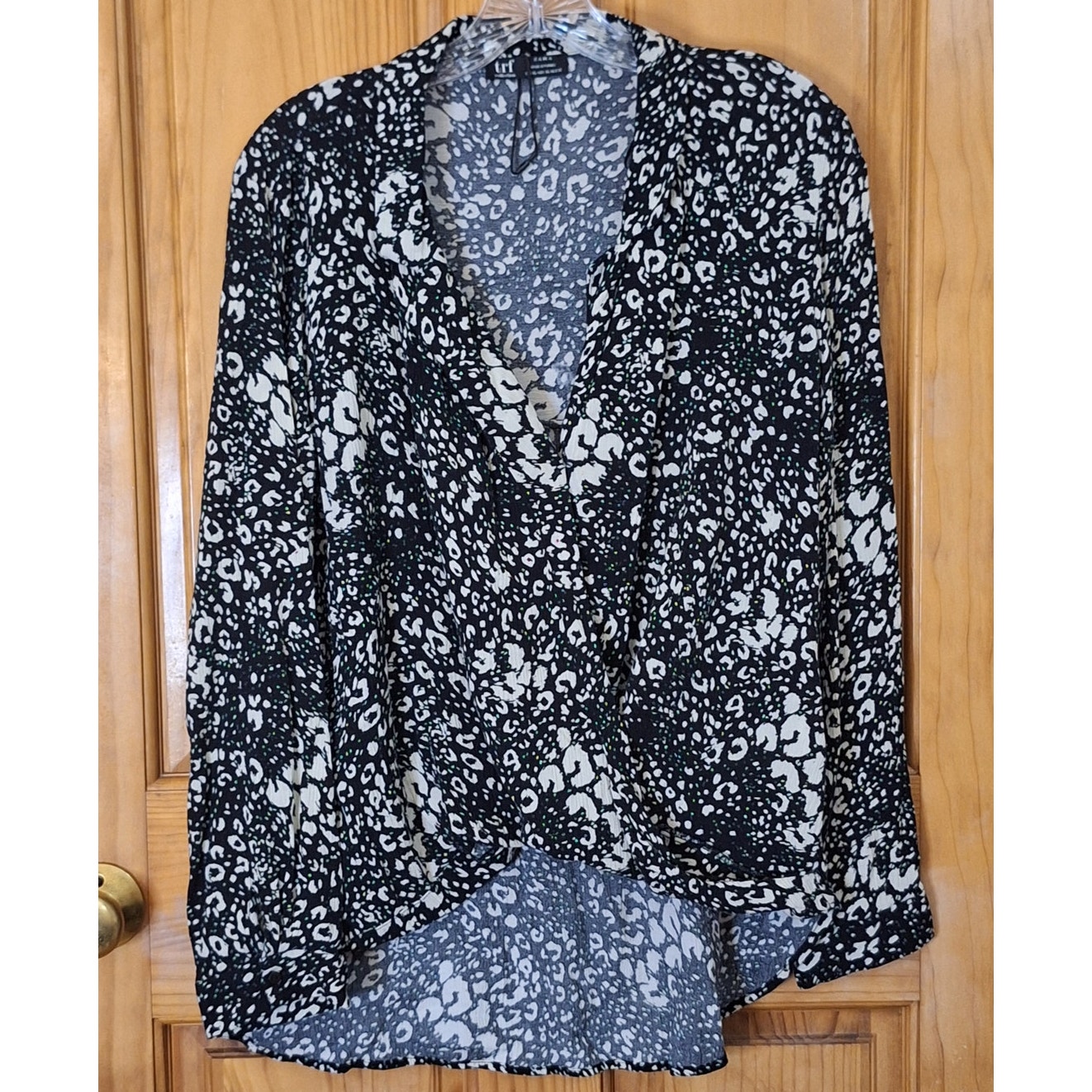 Zara Trf Collection Shirt Women's Xl Black Cream Spotted Rolled Faux Wrap Blouse